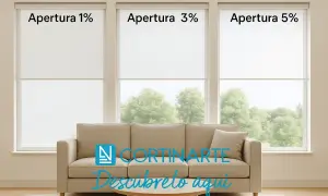 Tres ventanas con persianas de **tejido screen** de diferentes aperturas (1%, 3%, 5%) sobre un sofá beige.