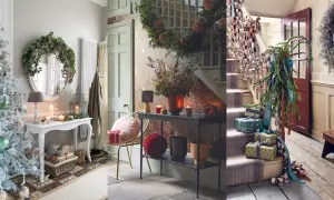 Ideas para decorar recibidor navidad: árbol nevado, guirnaldas en escaleras, coronas y regalos.