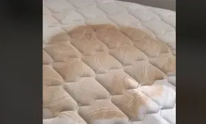 Manchas amarillas en un colchón. Aprende cómo quitar las manchas amarillas del colchón para un descanso más limpio y saludable.