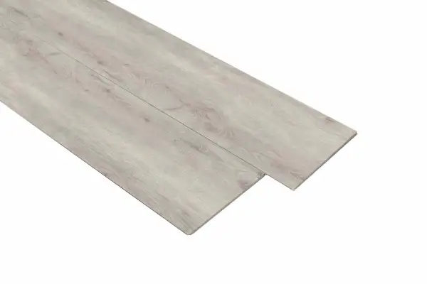 Dos tablas de vinilo autoportante con acabado de madera gris claro, listas para instalar.